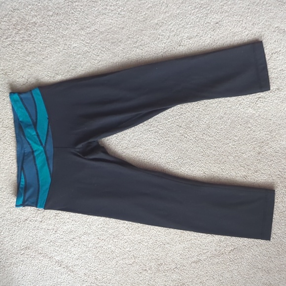 Wunderunder Mid-rise Capri - Picture 1 of 3